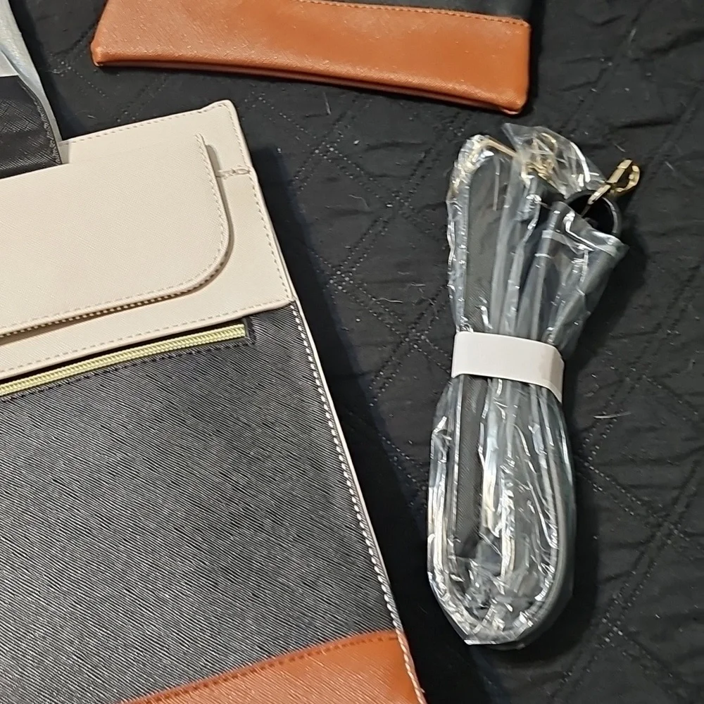 Nwt Elegant Black and Tan Handbag Set - Picture 4 of 7